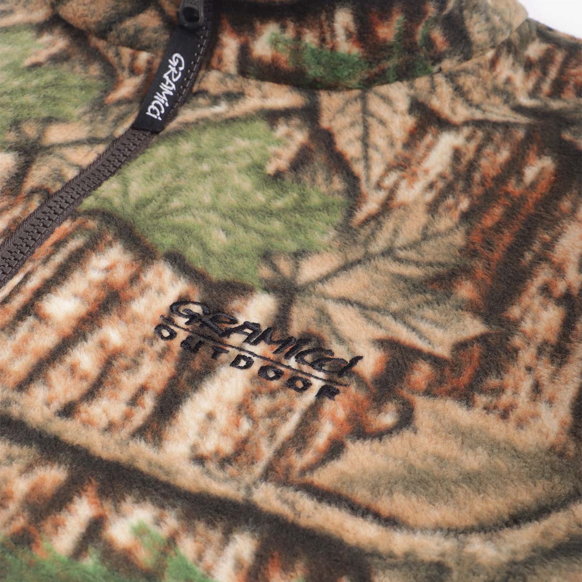 Gramicci Reversible Fleece Vest, Leaf Camo, Detail Shot 5