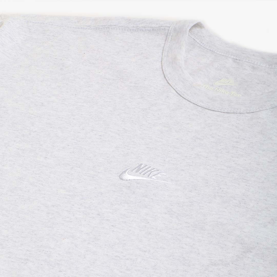 Nike Sportswear Premium Essentials Sustainable T-Shirt, Birch Heather, Detail Shot 2