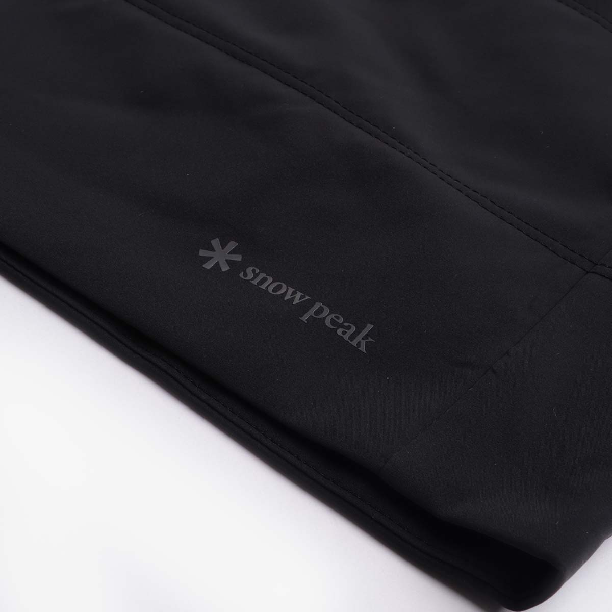 Snow Peak Flexible Insulated Vest, Black, Detail Shot 3