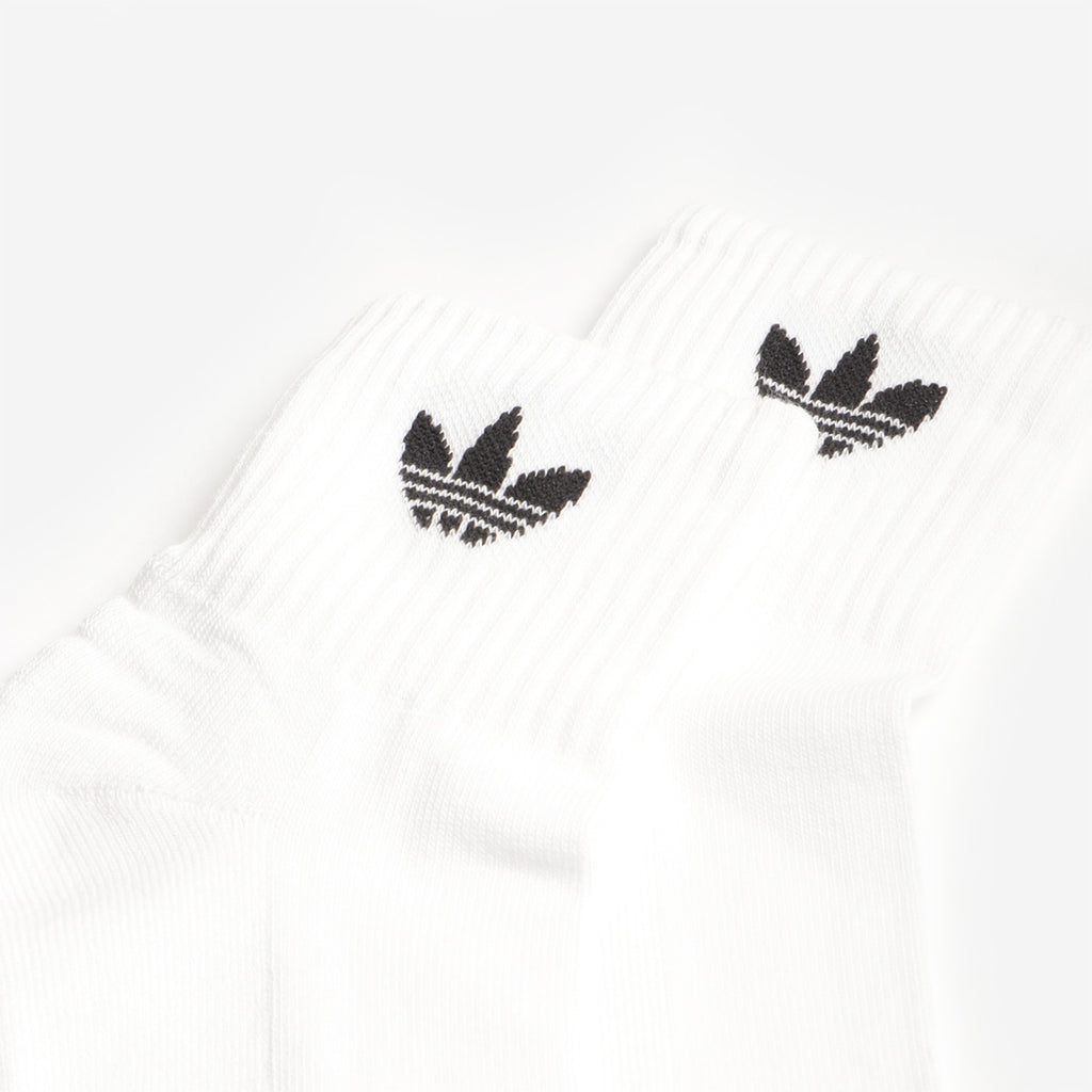 Adidas Originals Mid Crew Socks 3 Pairs, White White Black, Detail Shot 3