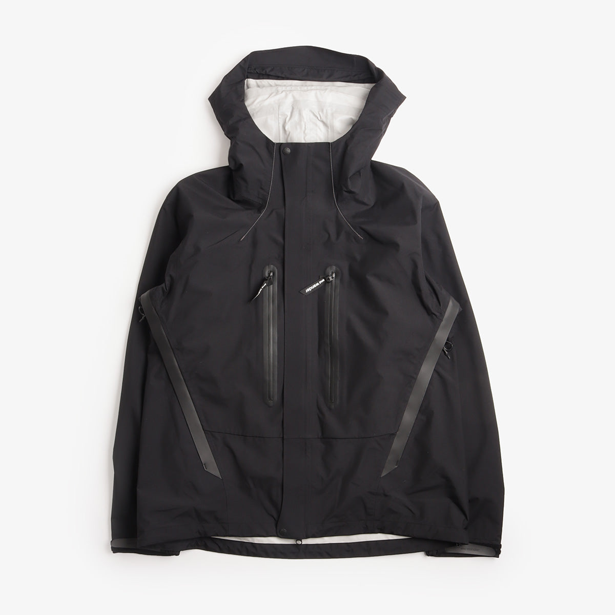 And Wander 2.5L Hiker Rain Jacket