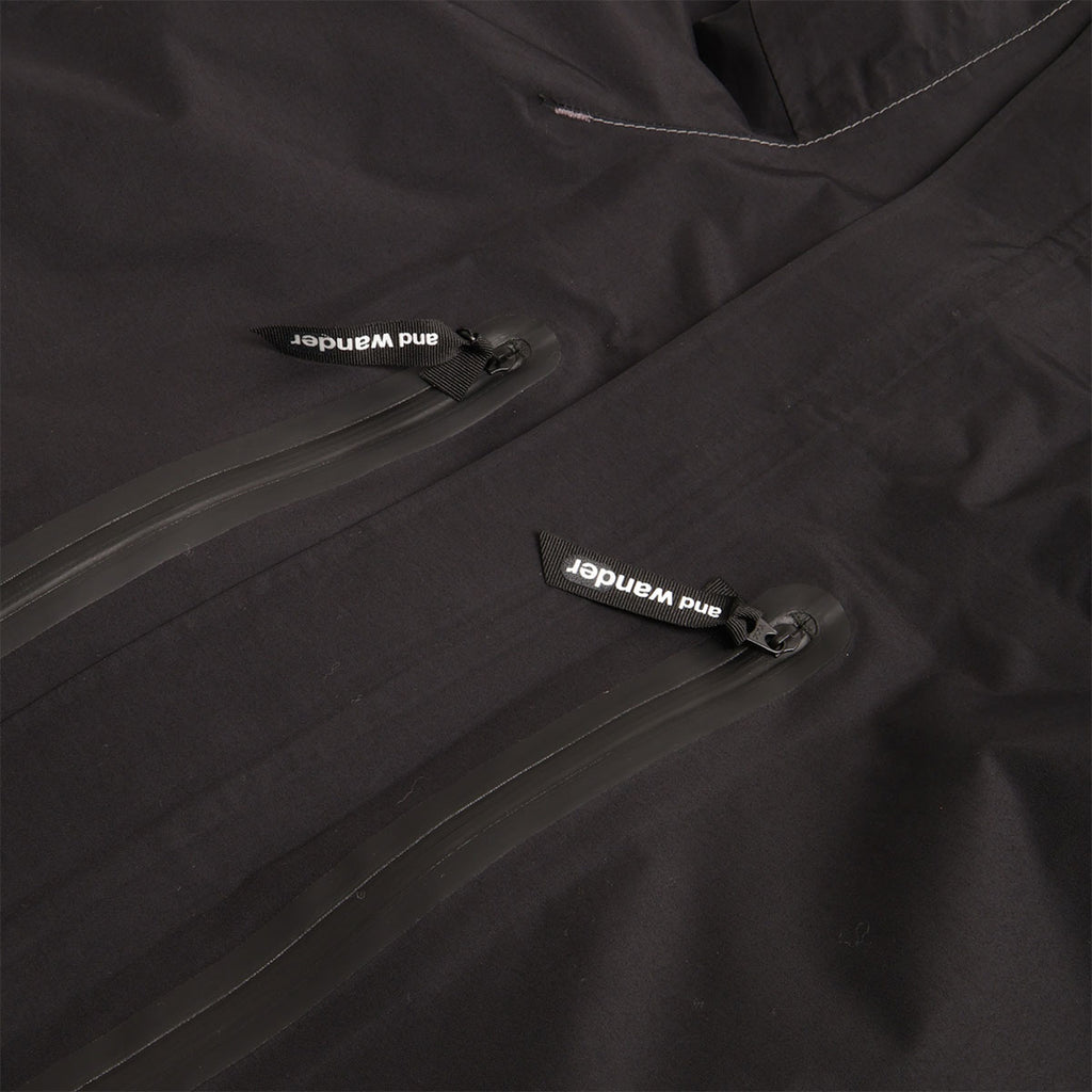 And Wander 2.5L Hiker Rain Jacket