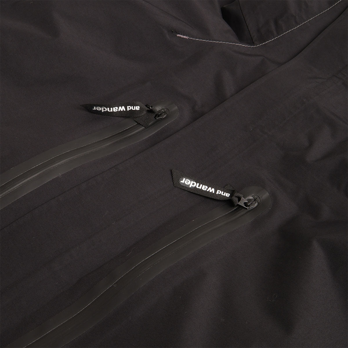 And Wander 2.5L Hiker Rain Jacket