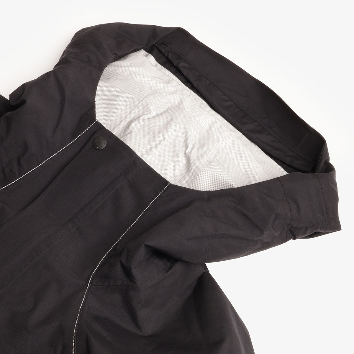 And Wander 2.5L Hiker Rain Jacket
