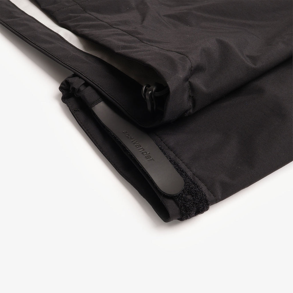 And Wander 2.5L Hiker Rain Jacket