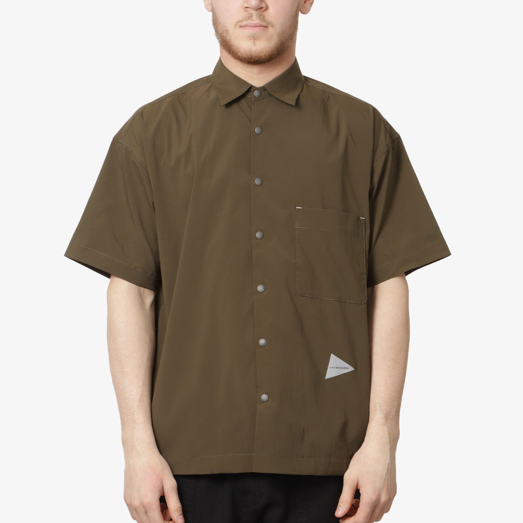 And Wander UV Cut Stretch Shirt, Khaki, Detail Shot 1
