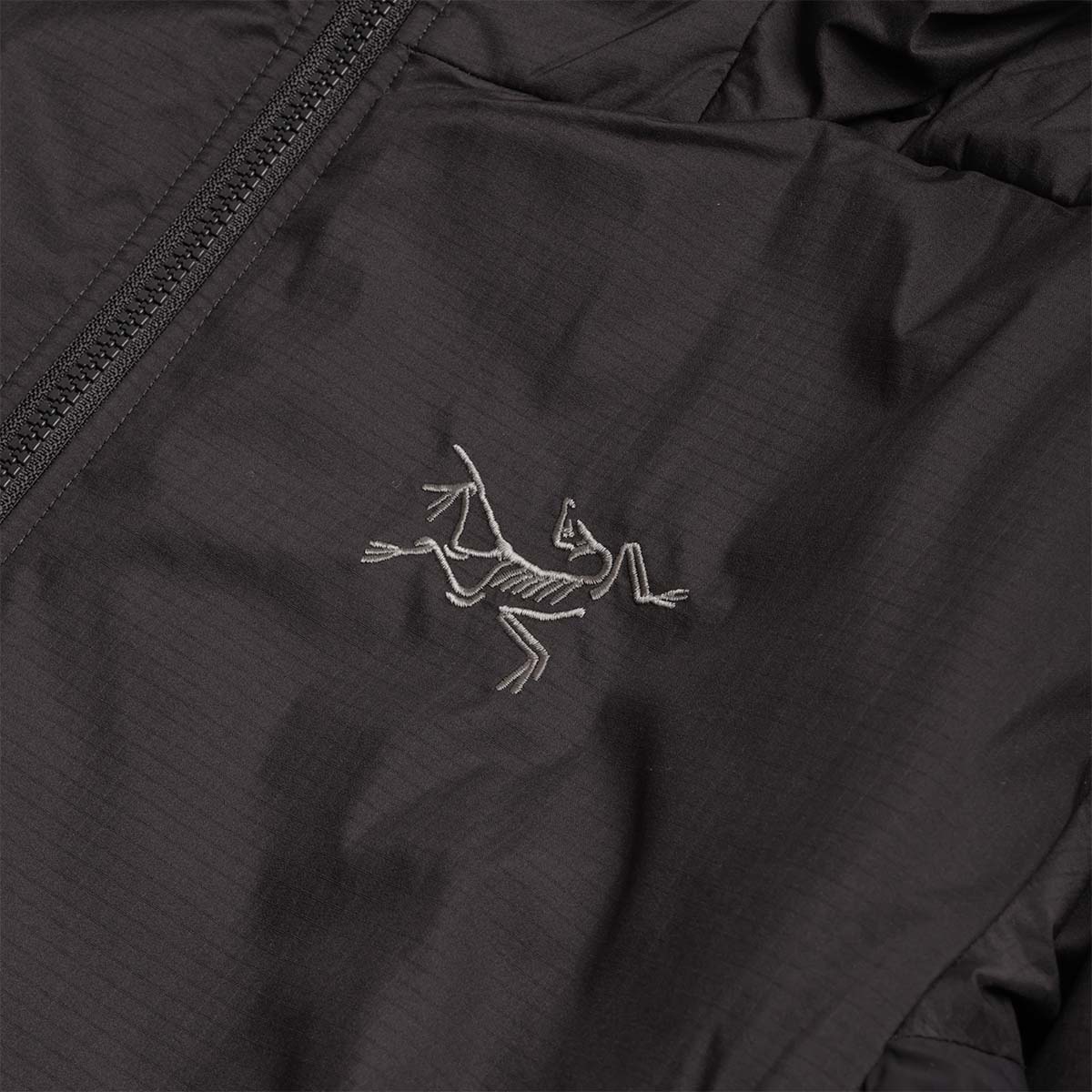 Arc'teryx Atom SV Hoodie, Black, Detail Shot 2