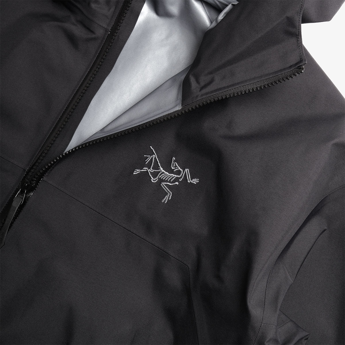 main Arc'teryx Beta Jacket, Black, Detail Shot 4