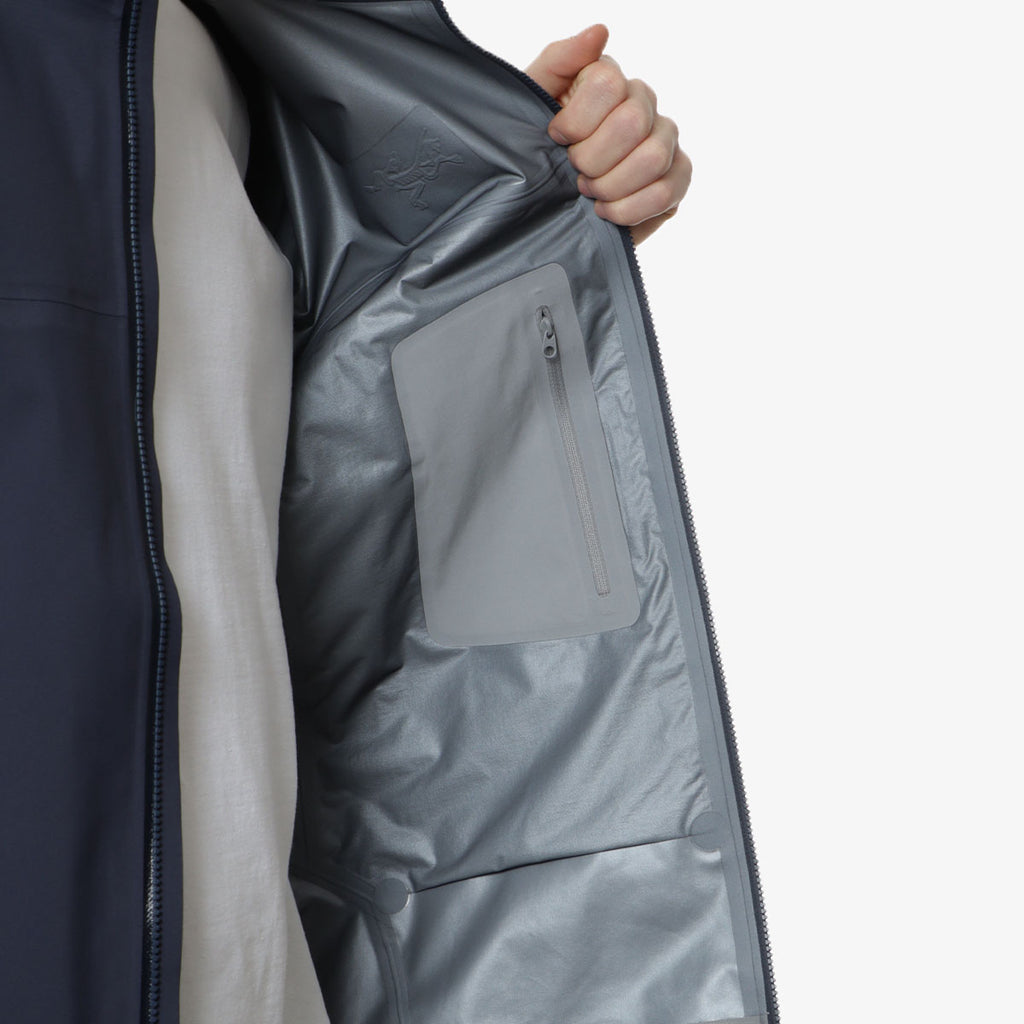 Arc'teryx Beta Jacket, Black Sapphire, Detail Shot 8
