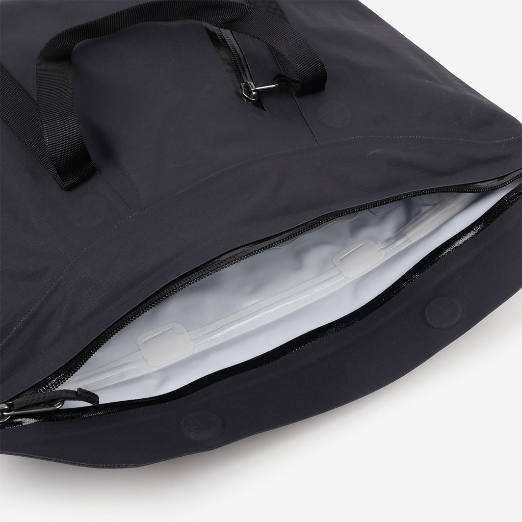 Arc'teryx Granville Shoulder Bag, Black, Detail Shot 5