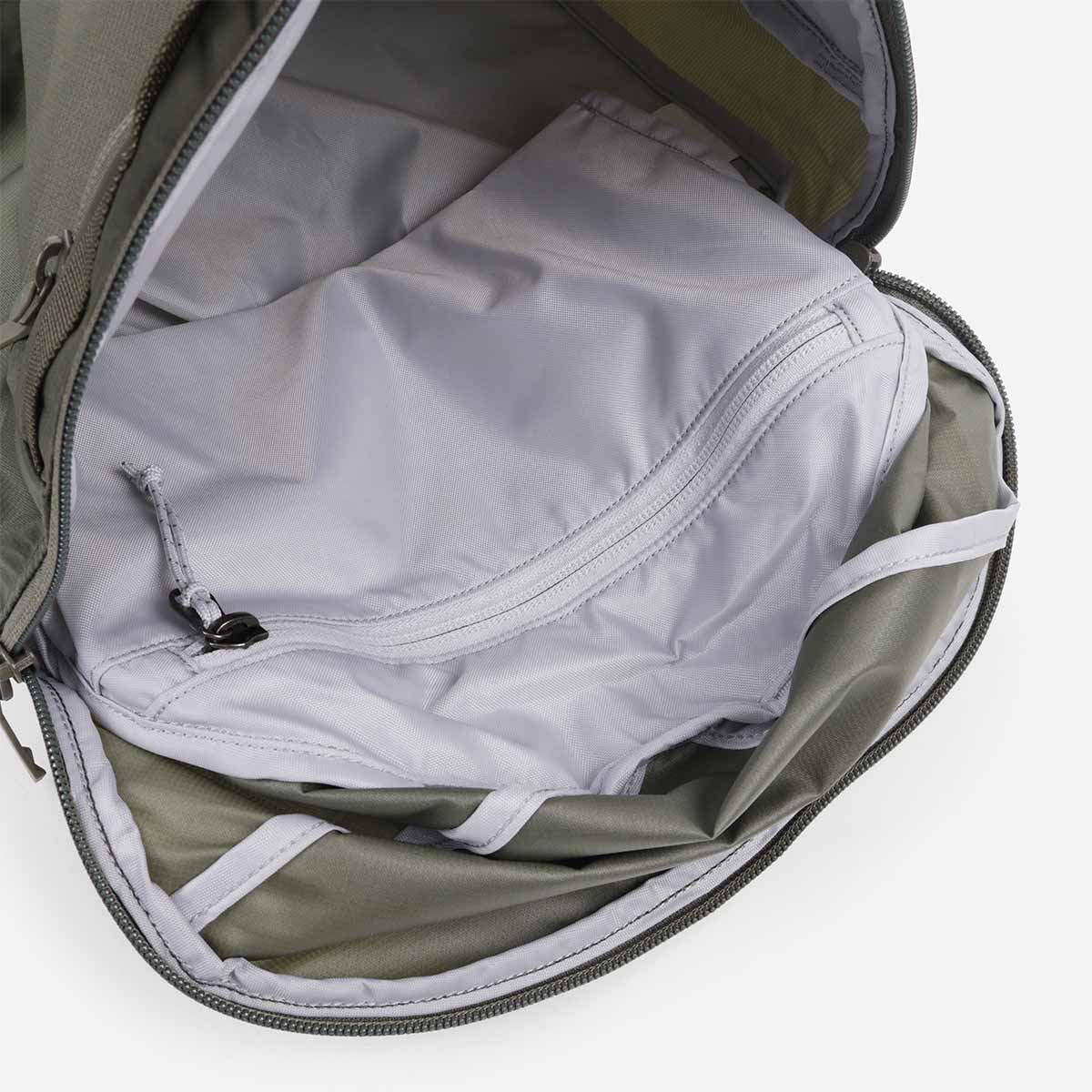 Arc'teryx Heliad 15 Backpack - Forage – Urban Industry