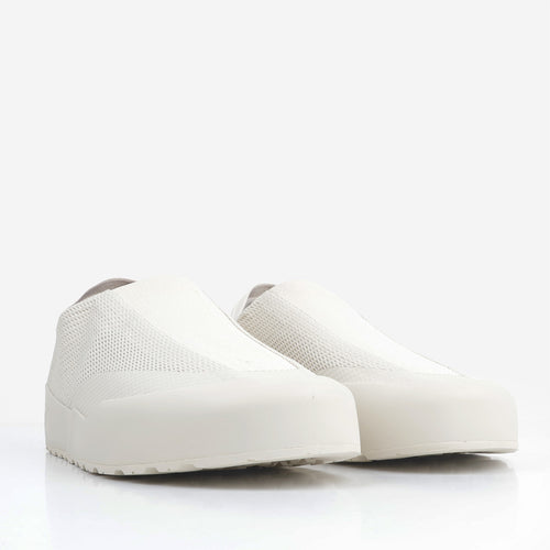 Arc'teryx Kragg Shoes in Sea Salt, pair top-down view