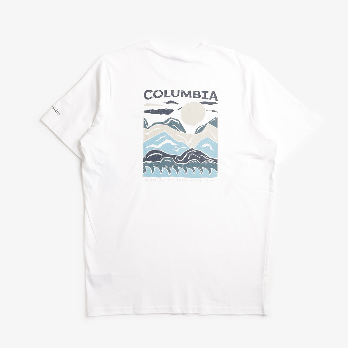 main Columbia Explorers Canyon Back Graphic T-Shirt, White Peaks and Waves, Detail Shot 1