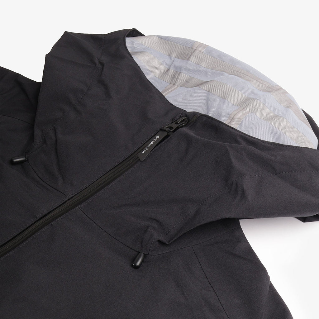 Front zip and chest detail on Columbia Striker 3L jacket