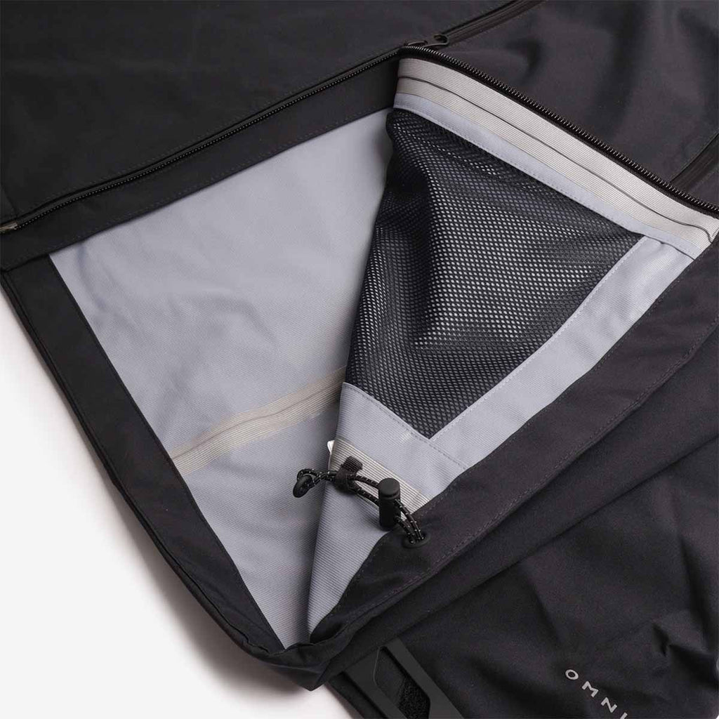 Interior mesh pocket and vent on Columbia Striker 3L jacket