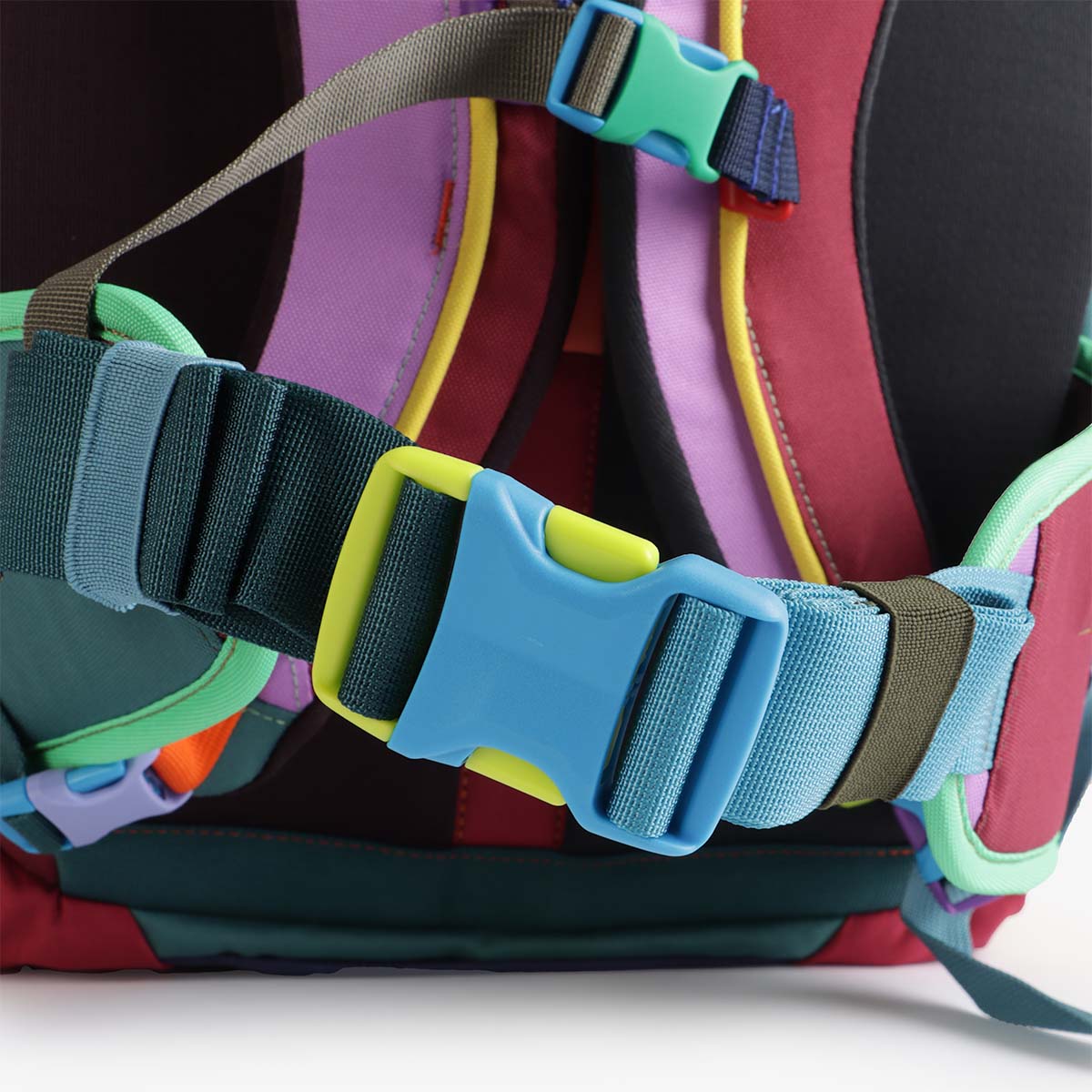 Cotopaxi Allpa 42L Travel Pack, Del Dia, Detail Shot 6