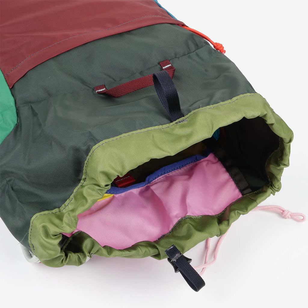 Drawcord top opening and interior detail, Empacable 16L Daypack