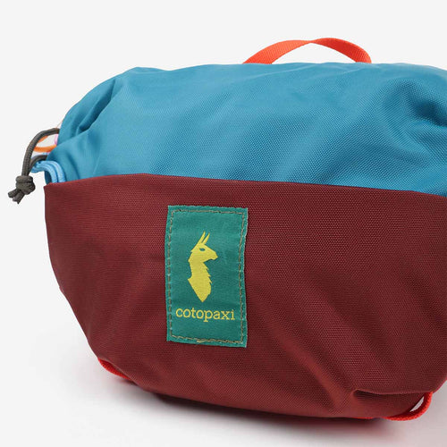 Front logo patch detail, Empacable 3L Sling
