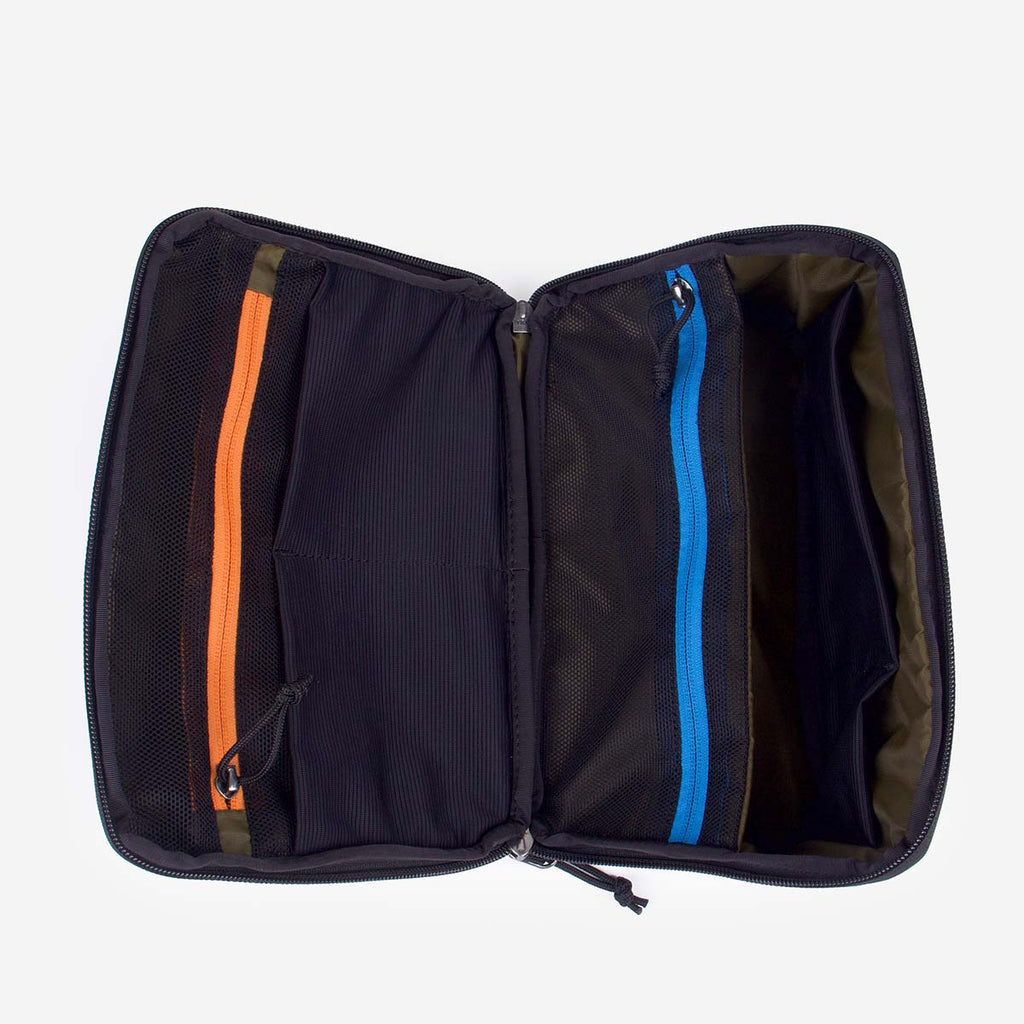 Cotopaxi Viaje Toiletry Kit, Cotopaxi Black, Detail Shot 2