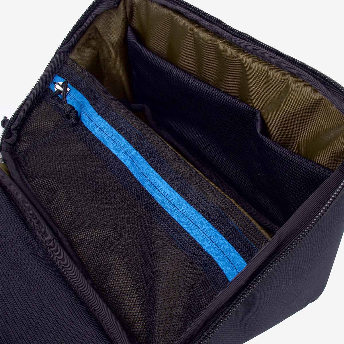 Cotopaxi Viaje Toiletry Kit, Cotopaxi Black, Detail Shot 3