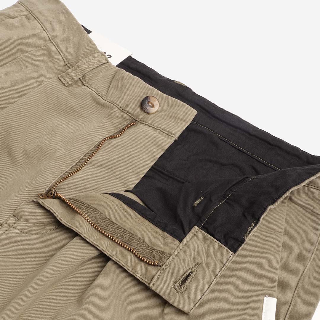 main Element Big Pleated Chino Pant, Kalamata, Detail Shot 3