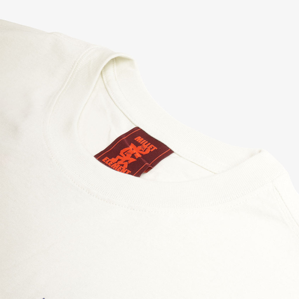 Red woven inner neck label, natural cotton tee
