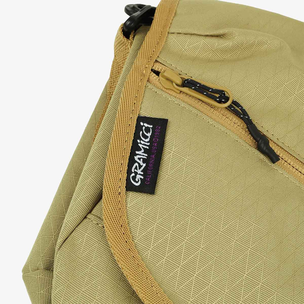 Gramicci Multi Side Bag, Bronze Olive, Detail Shot 2