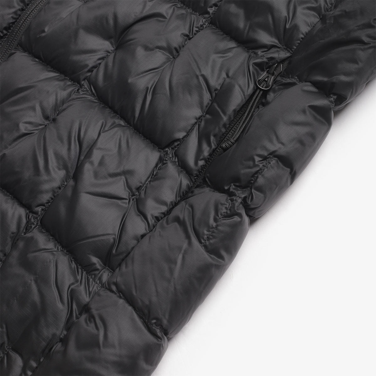 main Haglofs Hede Down Vest, True Black, Detail Shot 3