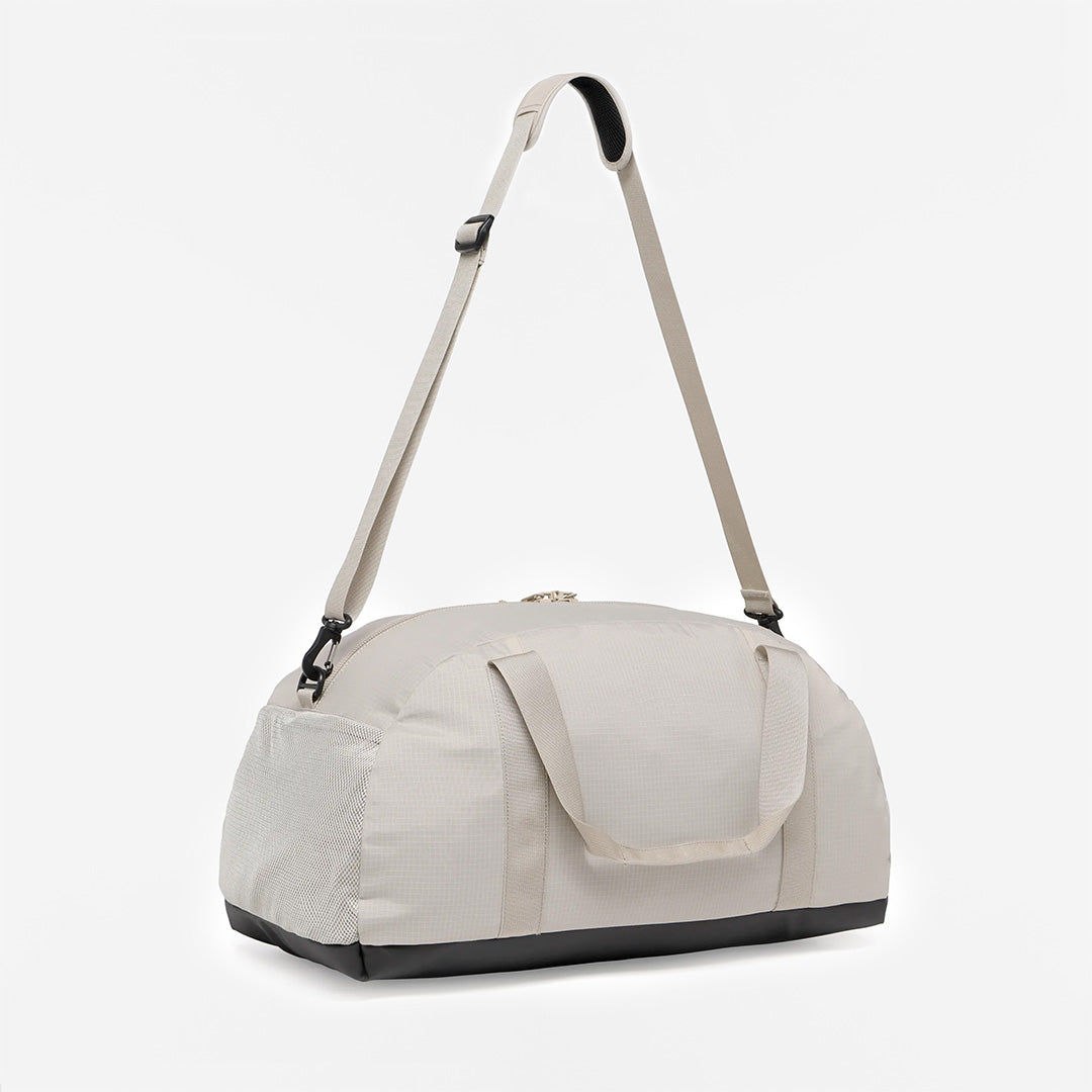 Haglofs Tight Duffle Bag 50L, Chalk Beige True Black, Detail Shot 2