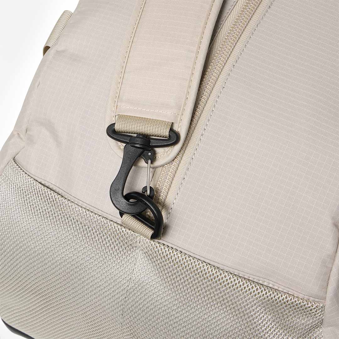 Haglofs Tight Duffle Bag 50L, Chalk Beige True Black, Detail Shot 4