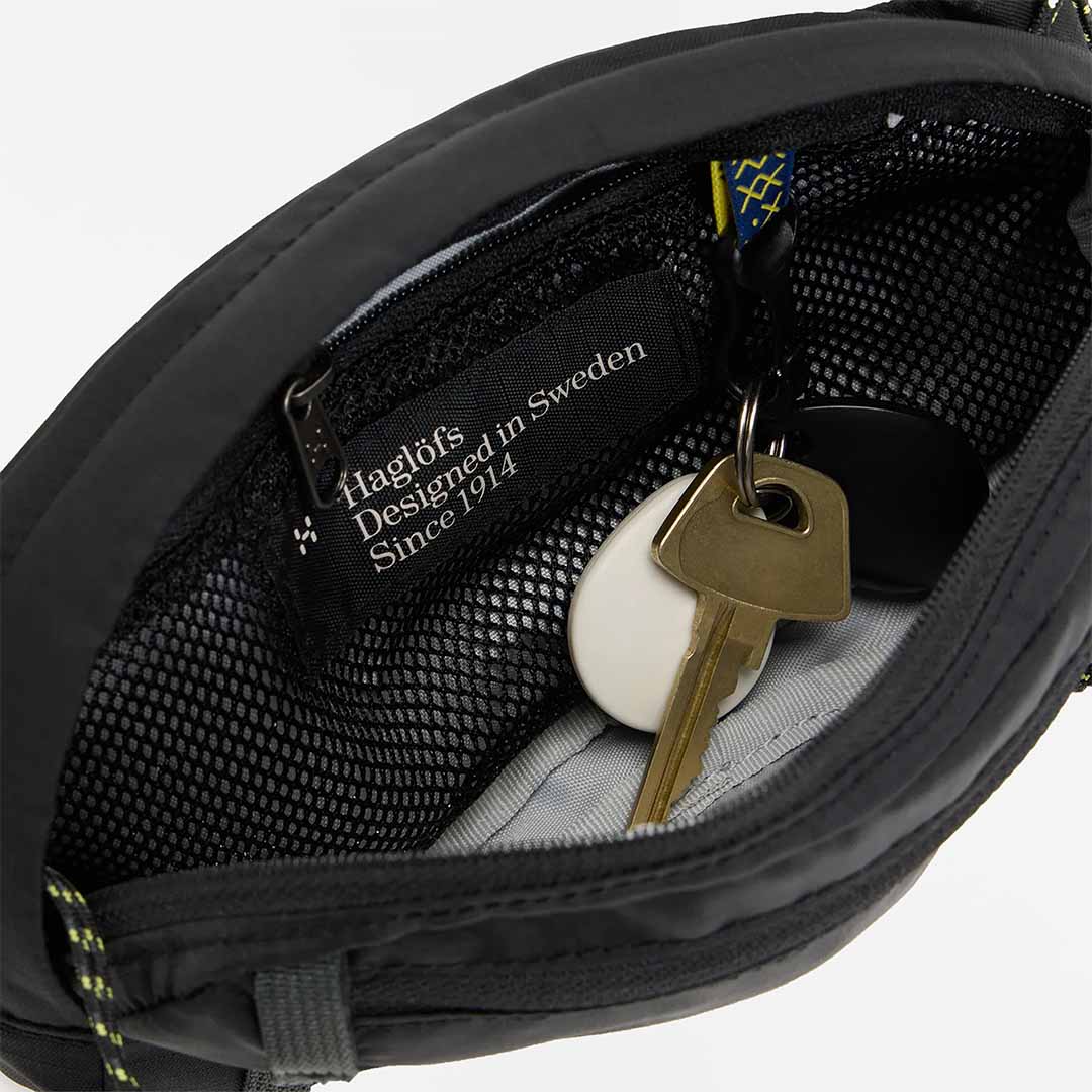 Haglofs Tight Hip Pack 1L, True Black Magnetite, Detail Shot 2