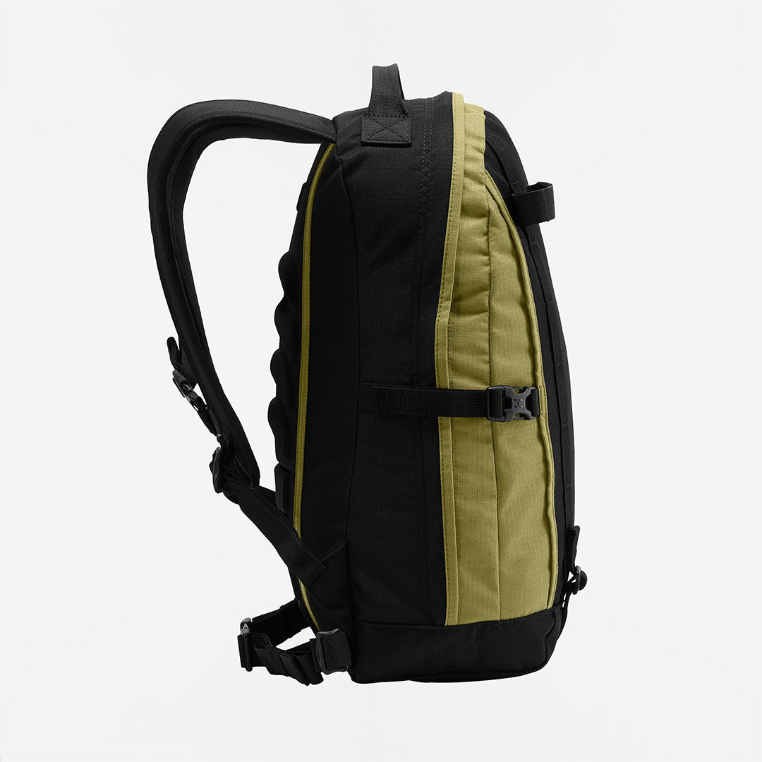 main Haglofs Tight Medium Backpack, True Black Olive Green, Detail Shot 2