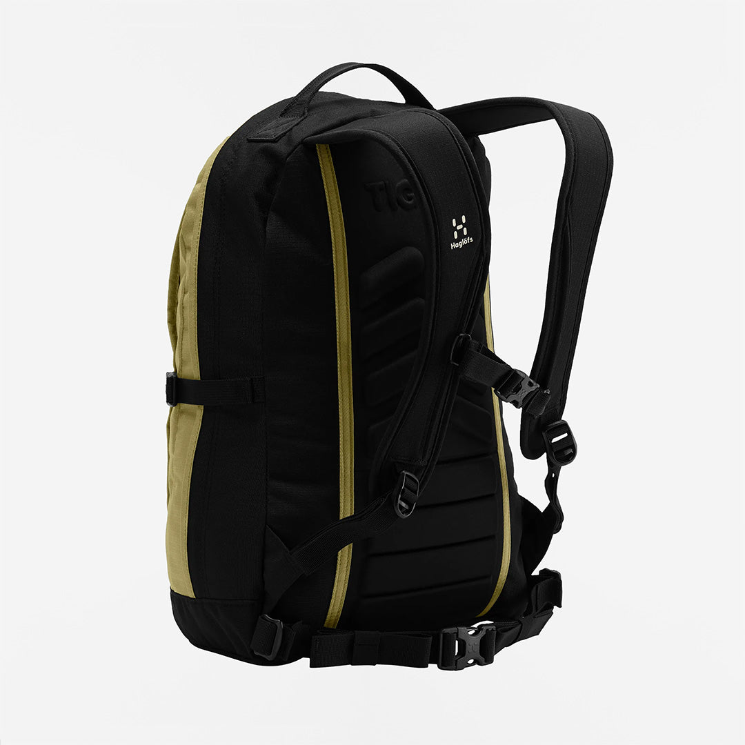 main Haglofs Tight Medium Backpack, True Black Olive Green, Detail Shot 3