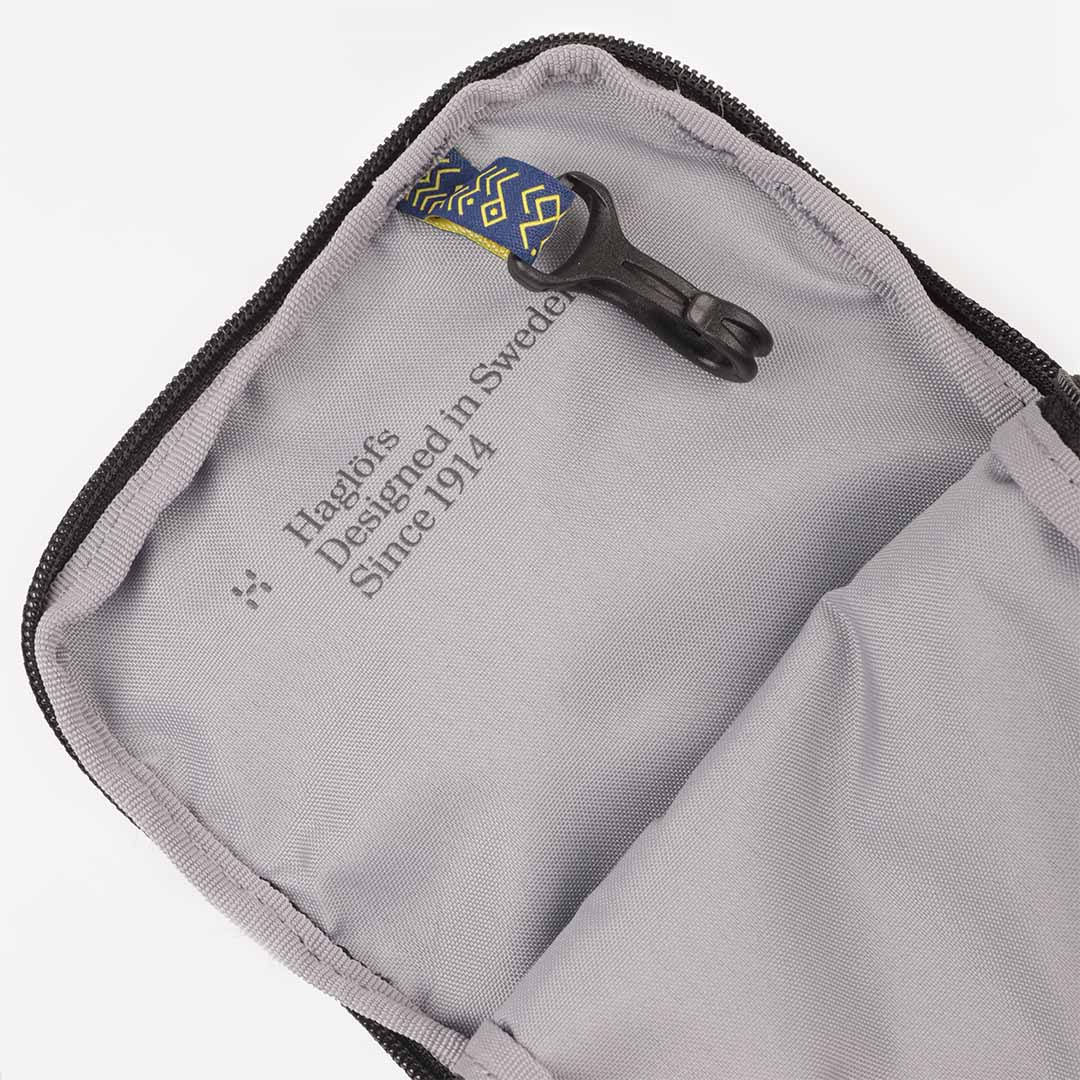 main Haglofs Tight Pocket Bag, True Black Magnetite, Detail Shot 4
