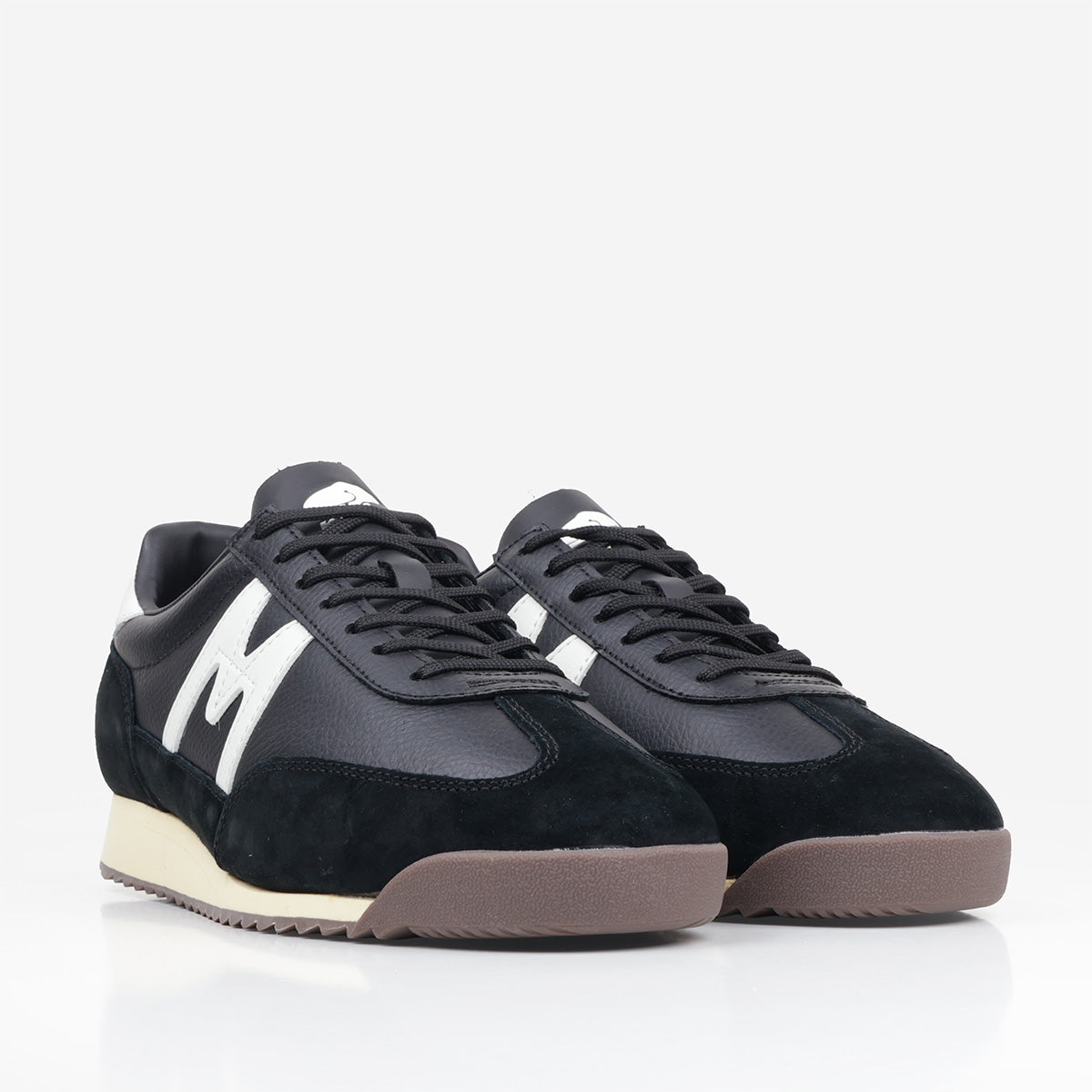 Karhu Mestari 76 Shoes