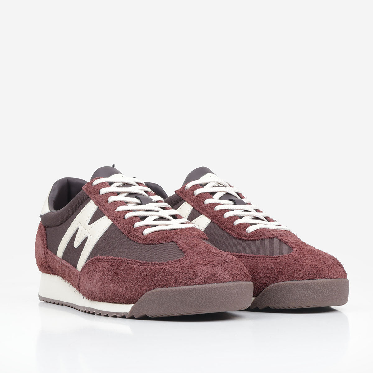 Karhu Mestari 76 Shoes