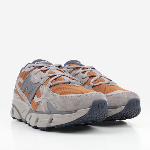 Karhu Super Fulcrum in Grey, angled pair view