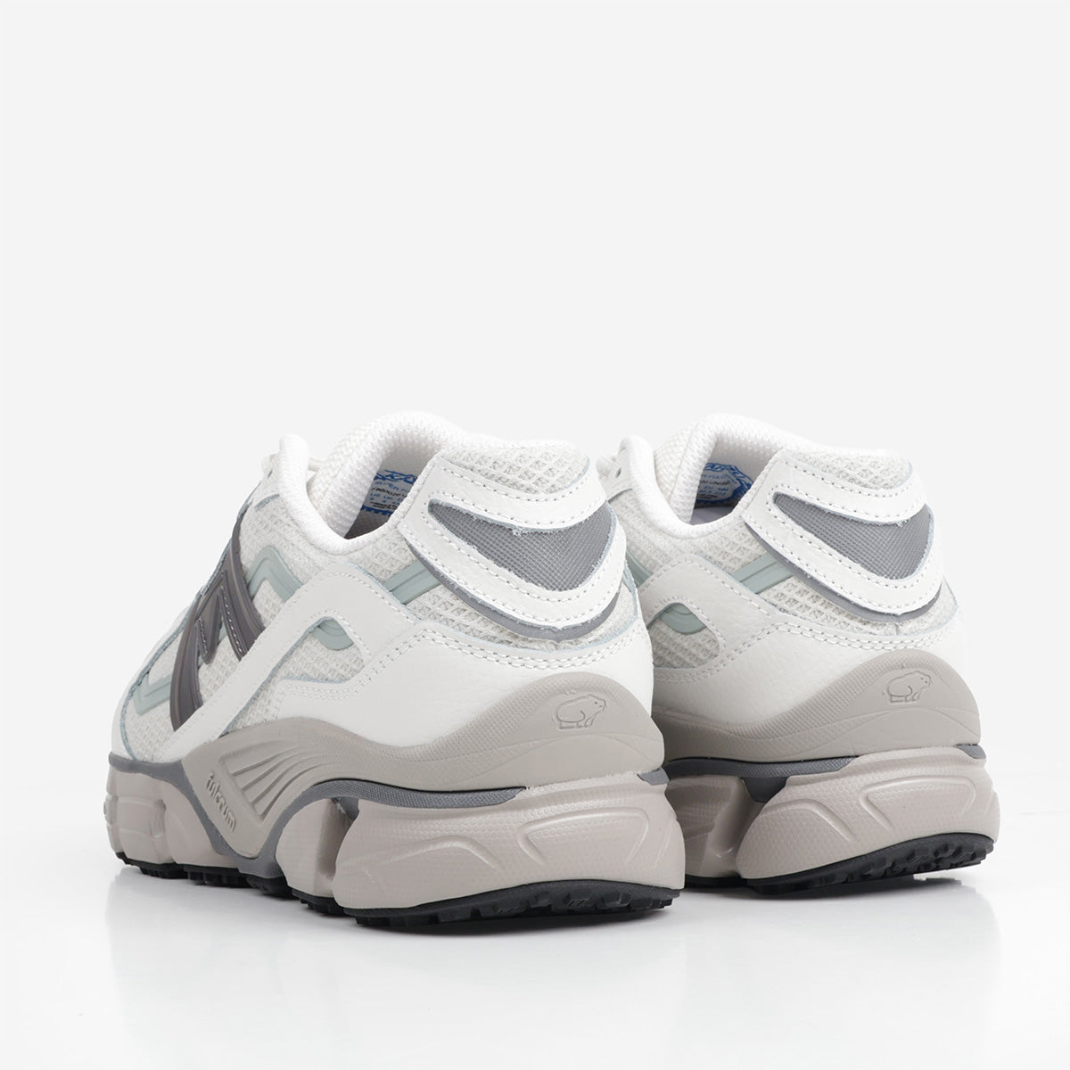 Karhu Super Fulcrum Shoes, Blanc de Blanc Dark Gull Grey, Detail Shot 3