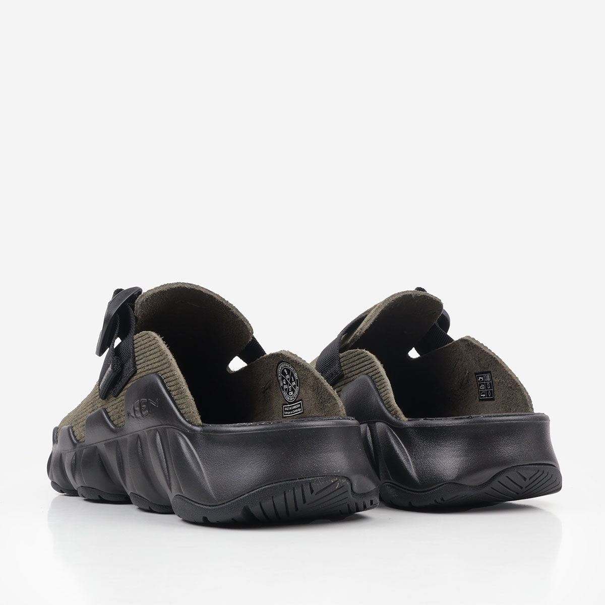 main Keen Hyperport Clog Leather Shoes, Sea Turtle Black, Detail Shot 3