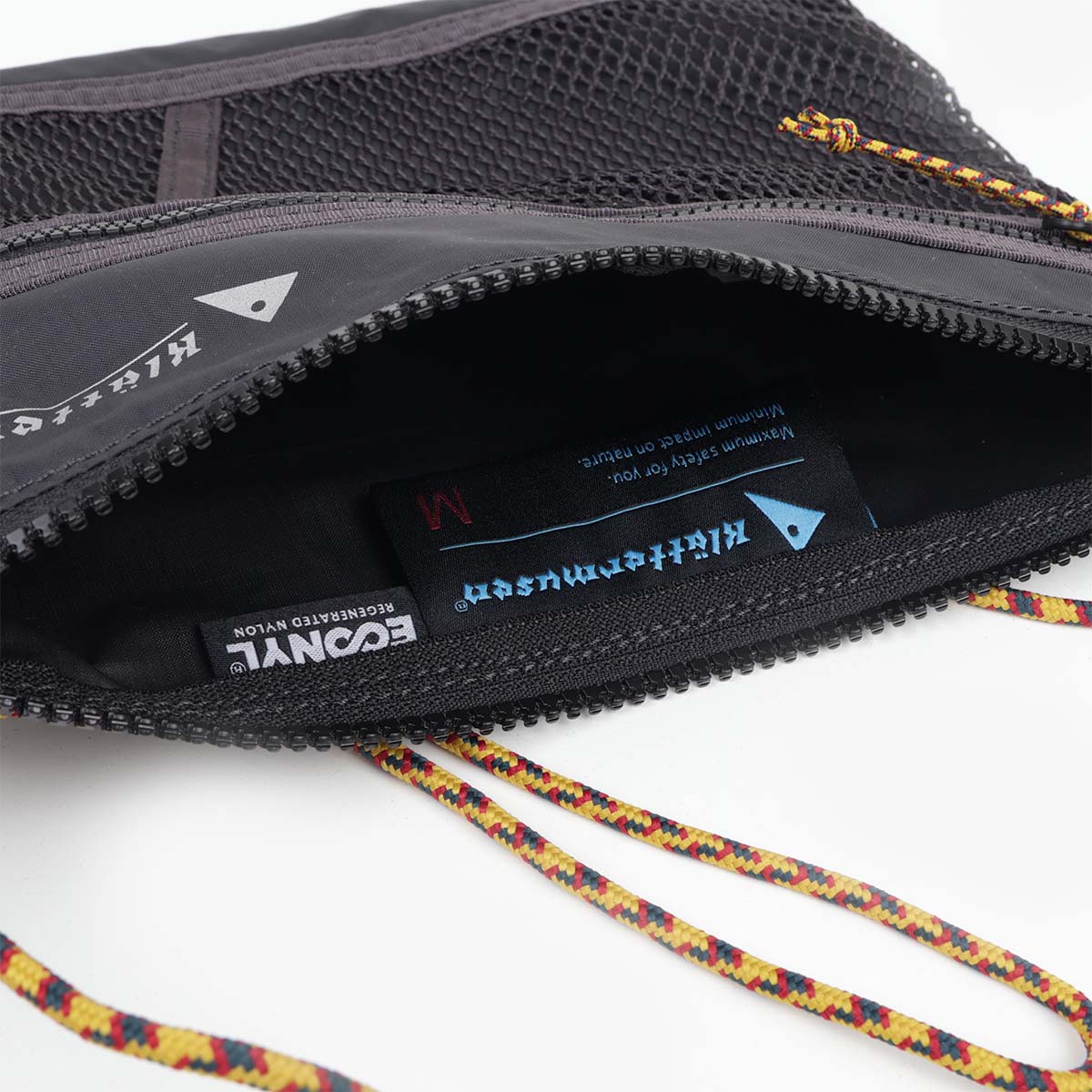 Open zip and interior pocket, black Algir bag