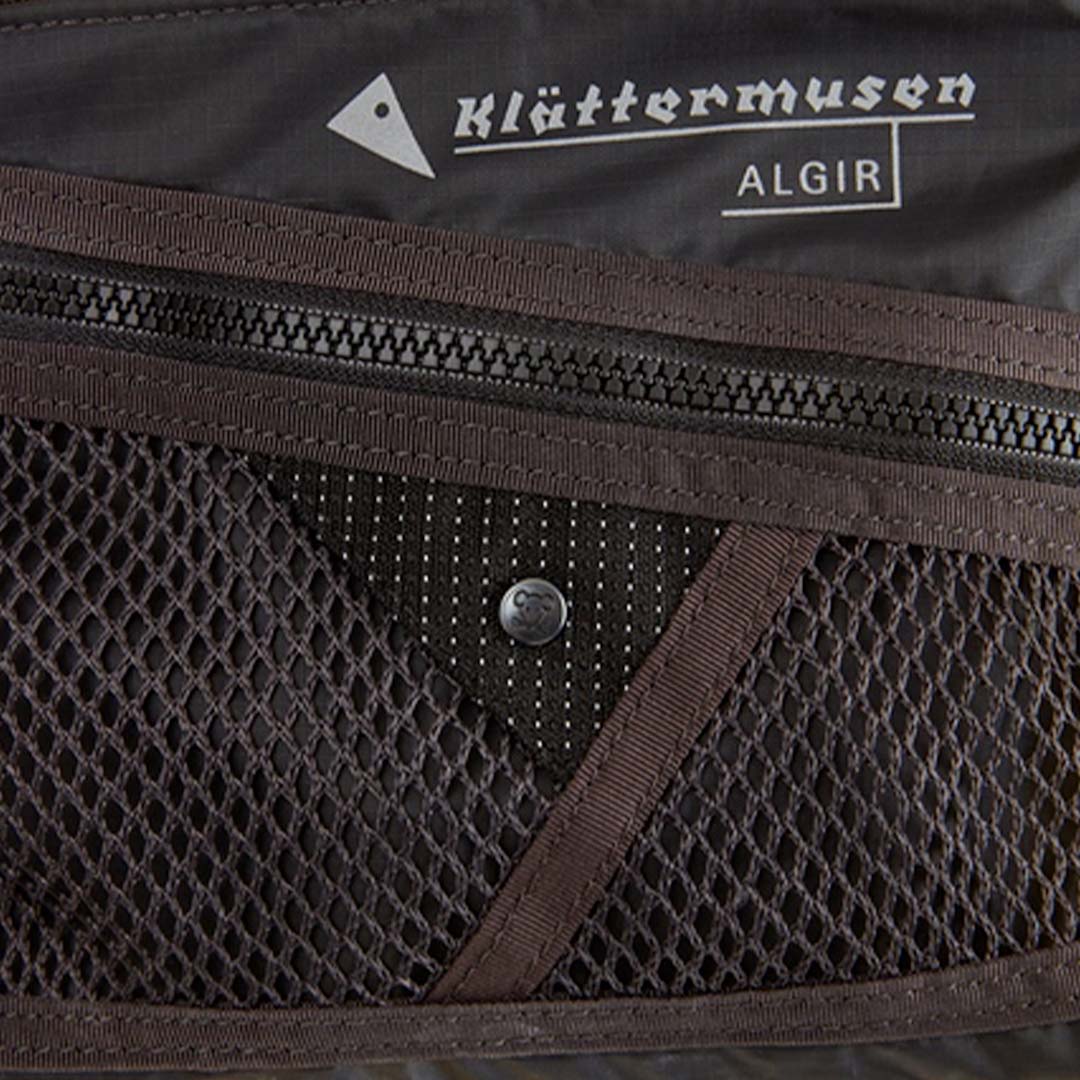 Klattermusen Algir Small Accessory Bag, Raven, Detail Shot 3