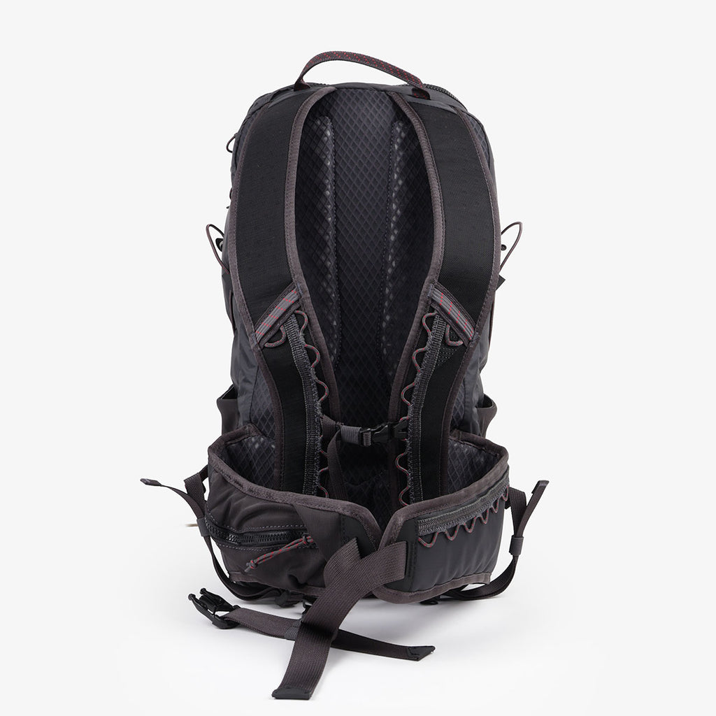 Klattermusen Gilling Backpack 20L, Raven, Detail Shot 2