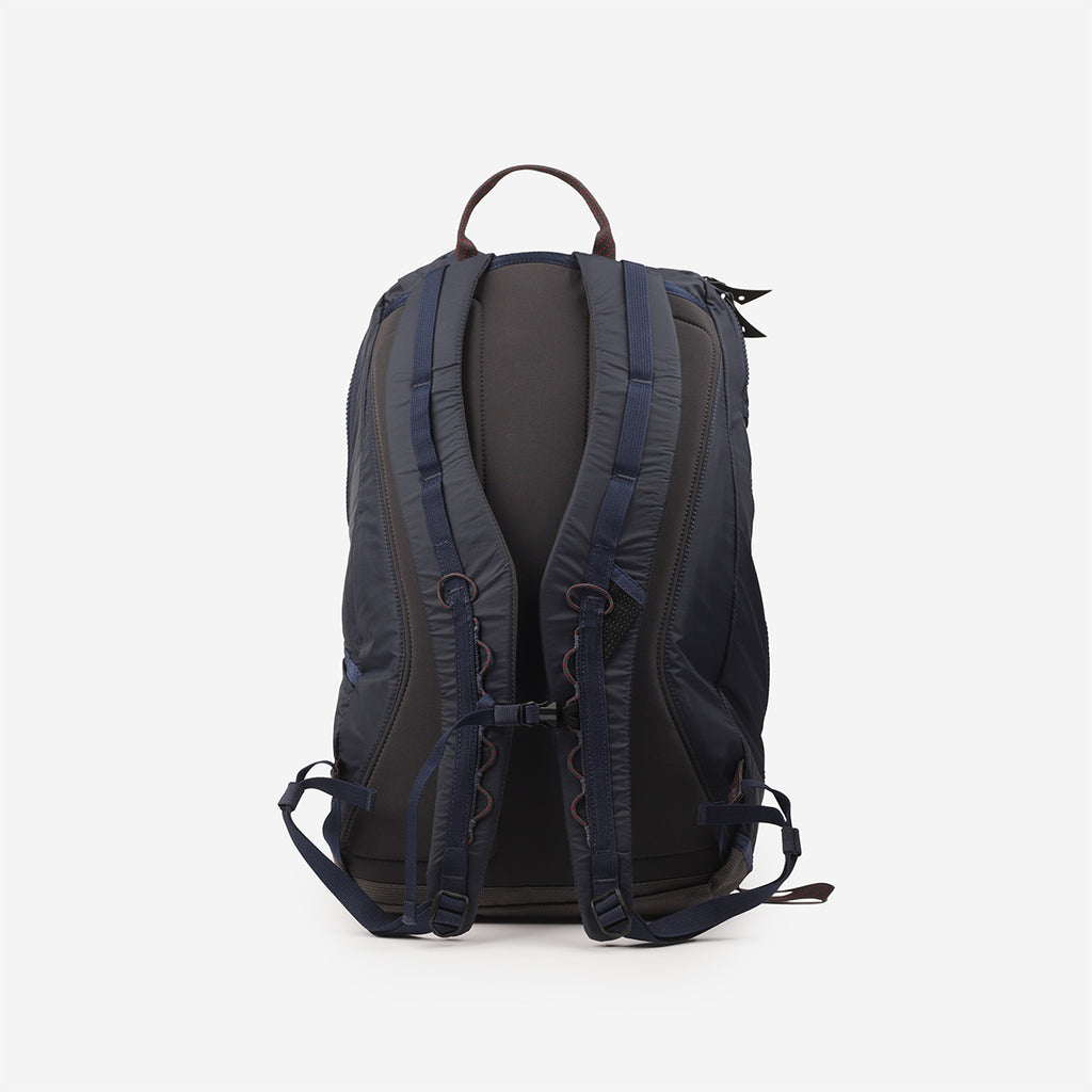 Klattermusen Gjalp Backpack 18L, Indigo Blue, Detail Shot 2