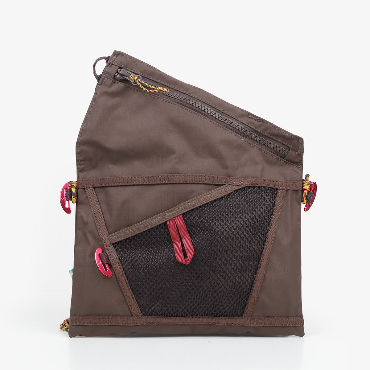 Mesh pocket and carabiner detail, brown Hrid bag