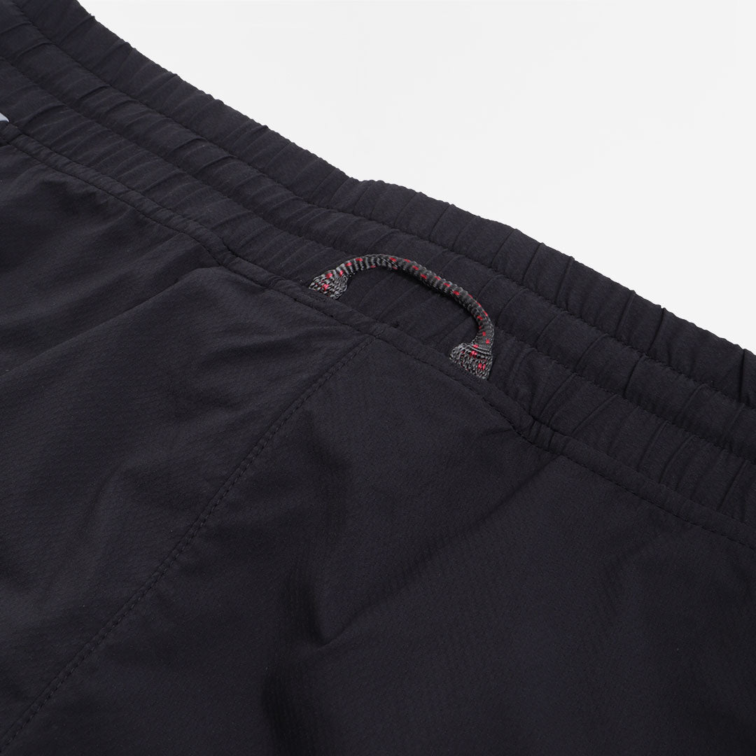Klattermusen Laufey Shorts, Black, Detail Shot 5