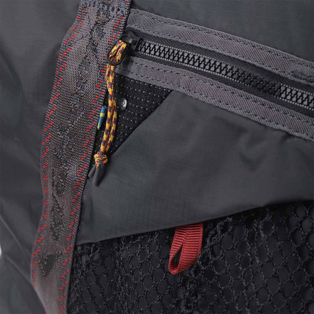 Klattermusen Mimer Dufflebag 40L, Raven, Detail Shot 4