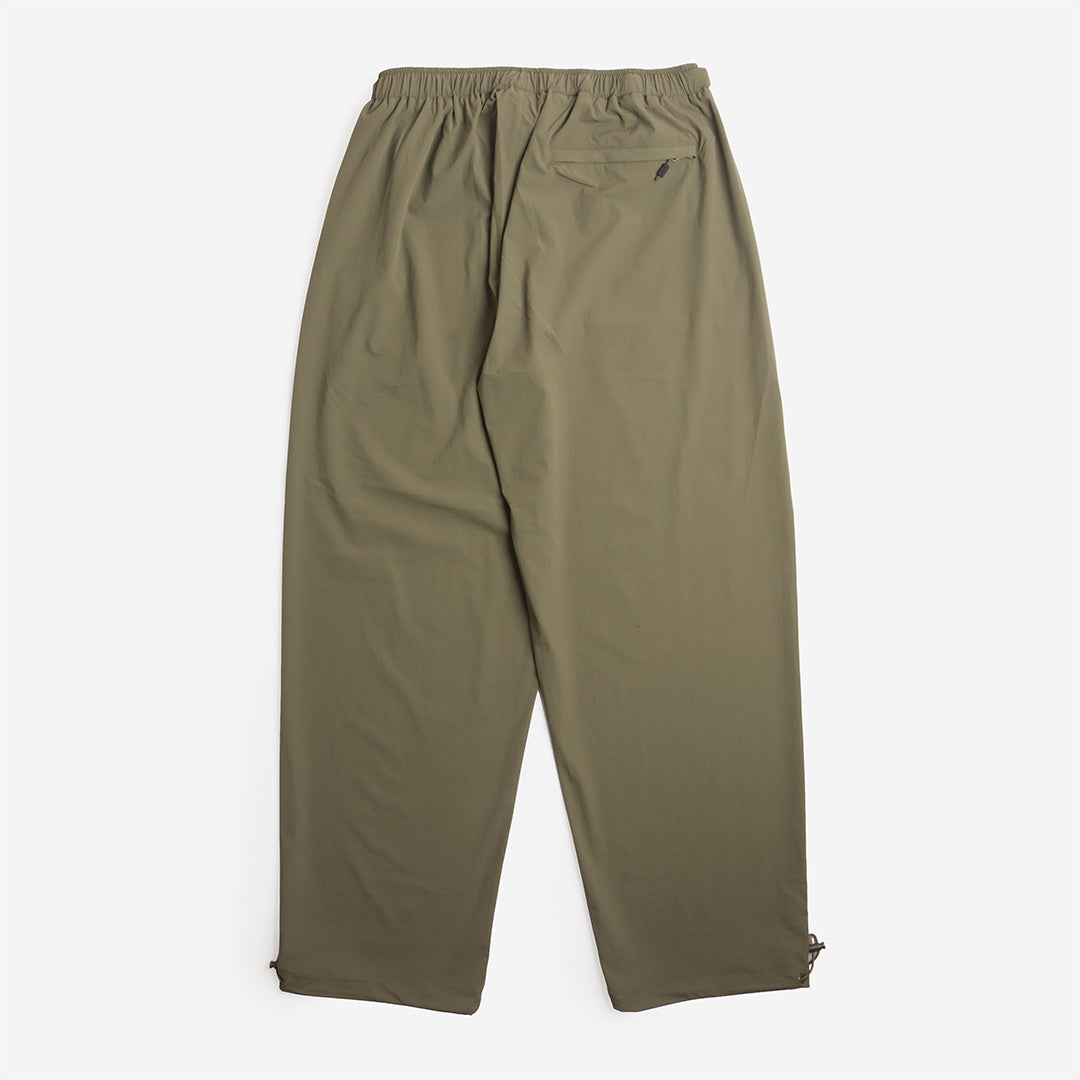 Mellow Clo Everyday Trouser in Olive, back view
