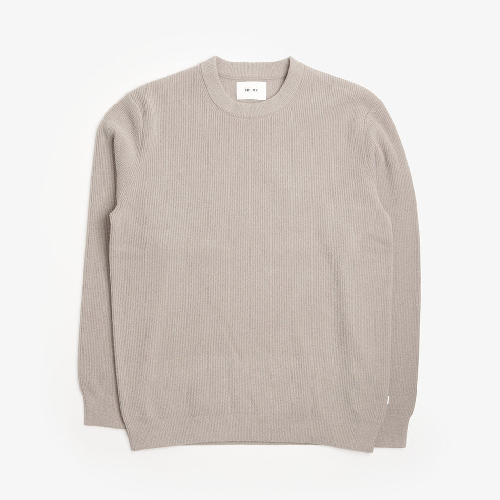 NN.07 Danny Lightweight Sweater in Fog, front view