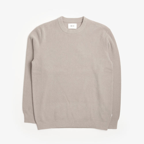NN.07 Danny Lightweight Sweater in Fog, front view