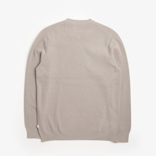 NN.07 Danny Lightweight Sweater in Fog, back view